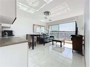 t2 à la vente -   83700  SAINT RAPHAEL, surface 47 m2 vente t2 - UBI475056758